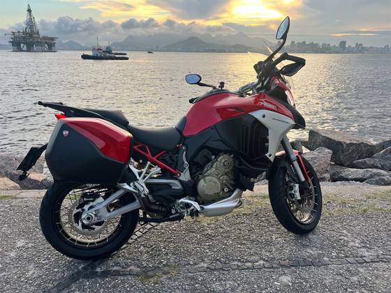 DUCATI MULTISTRADA 1200 V4 S DUCATI MULTISTRADA 1200 V4 S